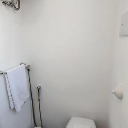 아파트 Tra I Tetti Del Borgo 체팔루