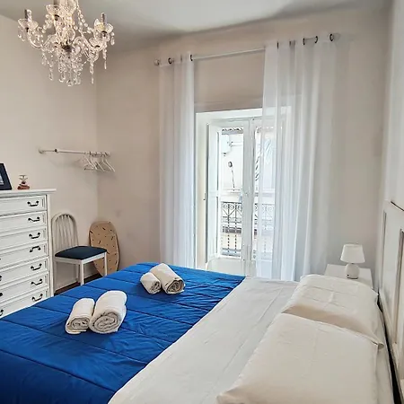 Tra I Tetti Del Borgo *
