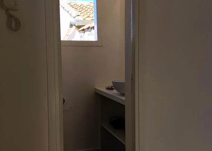 Tra I Tetti Del Borgo