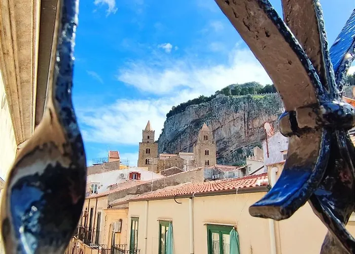 Tra I Tetti Del Borgo * Cefalu