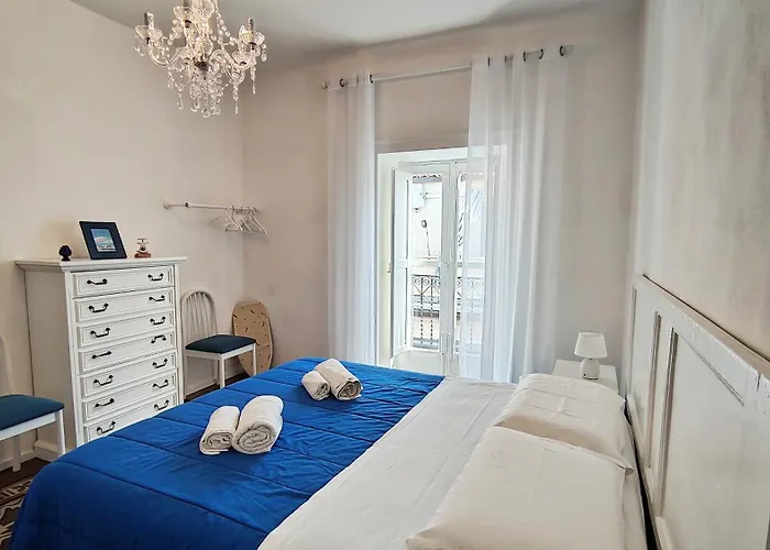 Tra I Tetti Del Borgo *